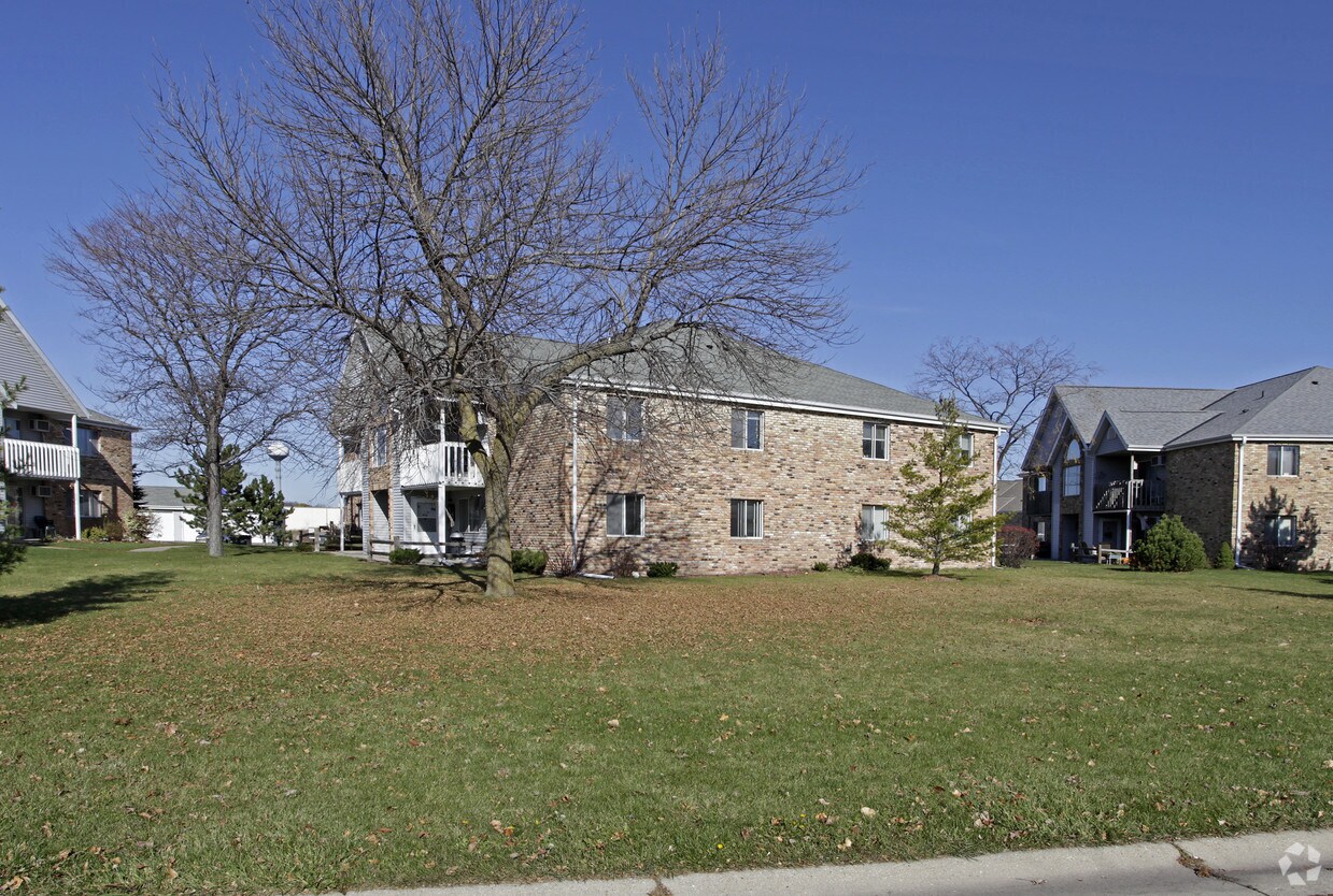 S85W1863246 Jean Dr, Muskego, WI 53150 Apartments Muskego, WI