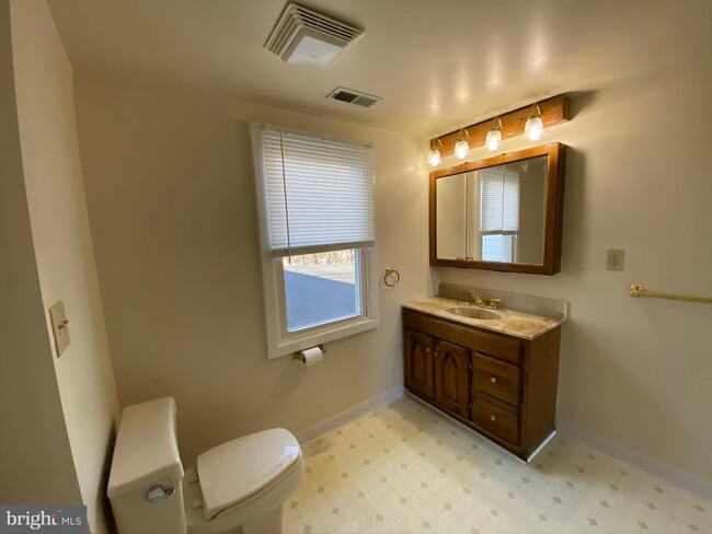 Building Photo - 4295 Point Pleasant Pike