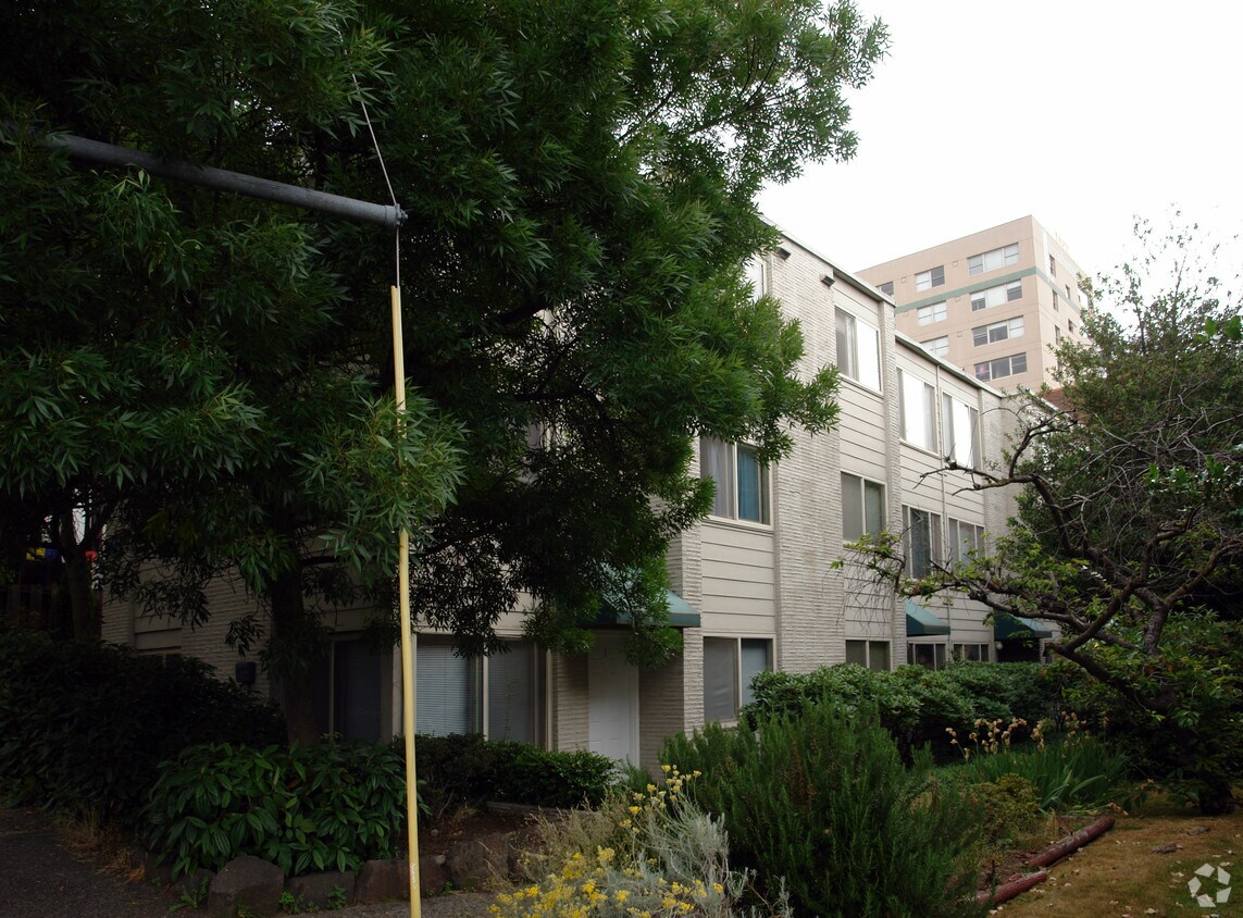 Building Photo - 710 2nd Ave W