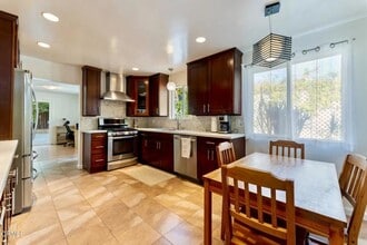 Building Photo - 2423 San Pasqual St