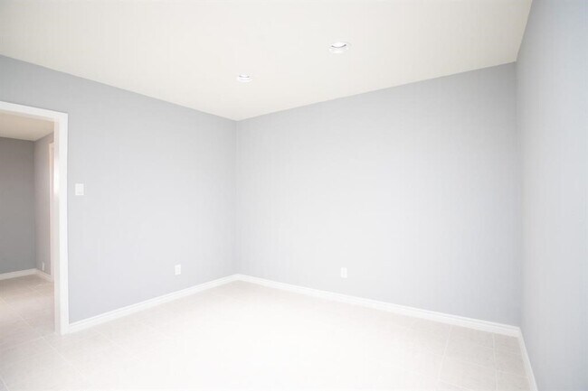 Foto del edificio - 5821 W Sunforest Dr