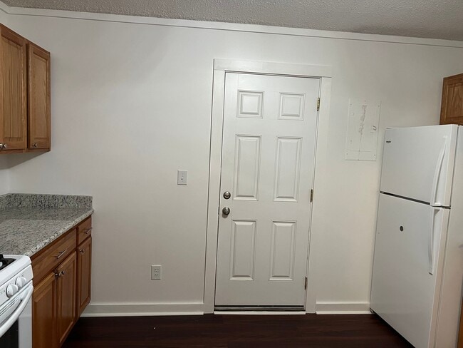 Foto del edificio - 1081 Waterlily Rd