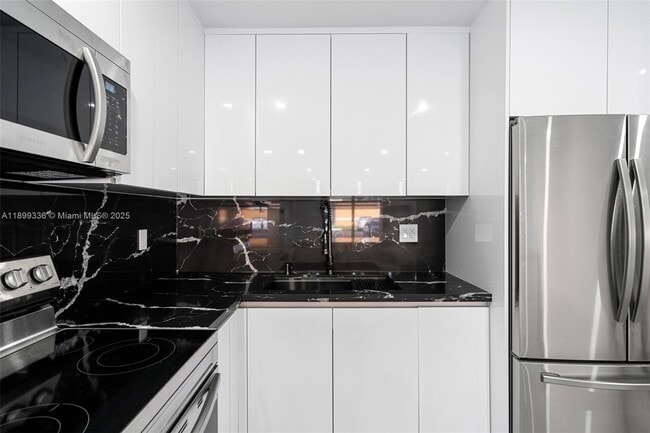Foto del edificio - 9405 SW 76th St