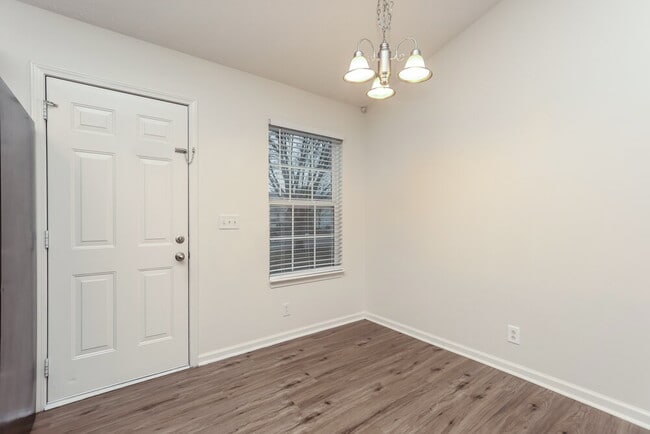 Building Photo - 3128 Sherborne Ct