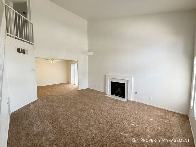 Building Photo - 2840 Lone Cliff Dr