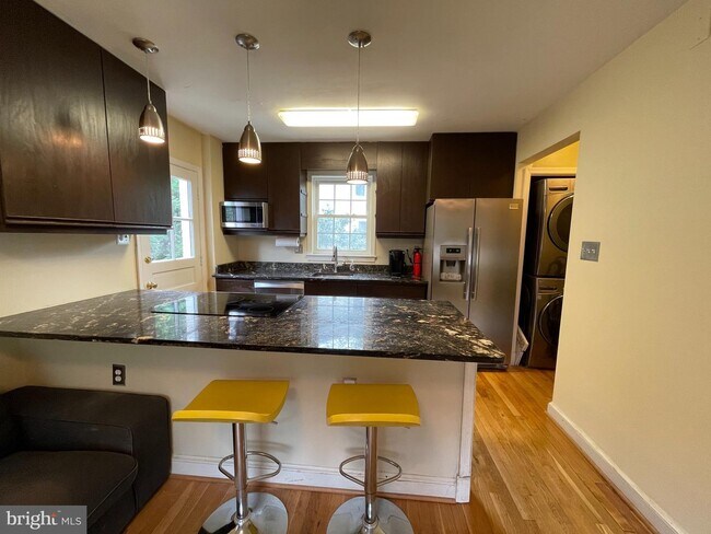 Building Photo - 5601 Wyngate Dr