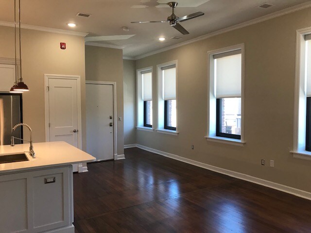 Foto del edificio - 205 N Williams St