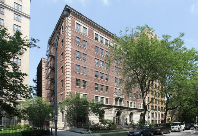 Building Photo - Broadview Hall