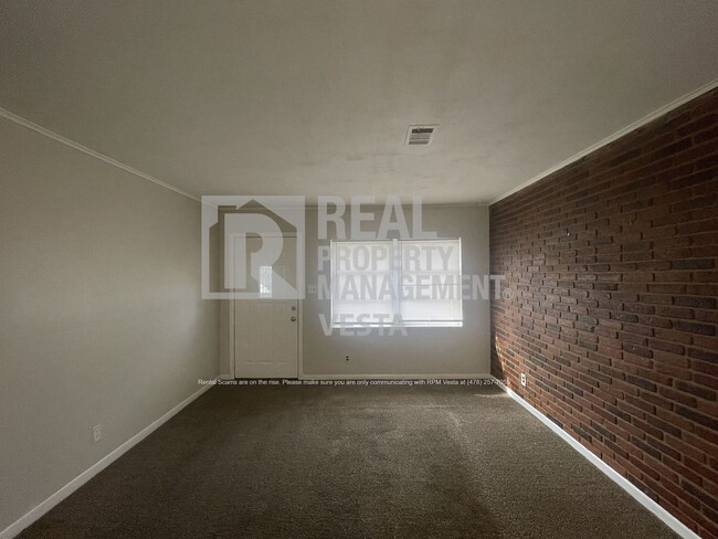 Building Photo - 4342 Pinedale Dr