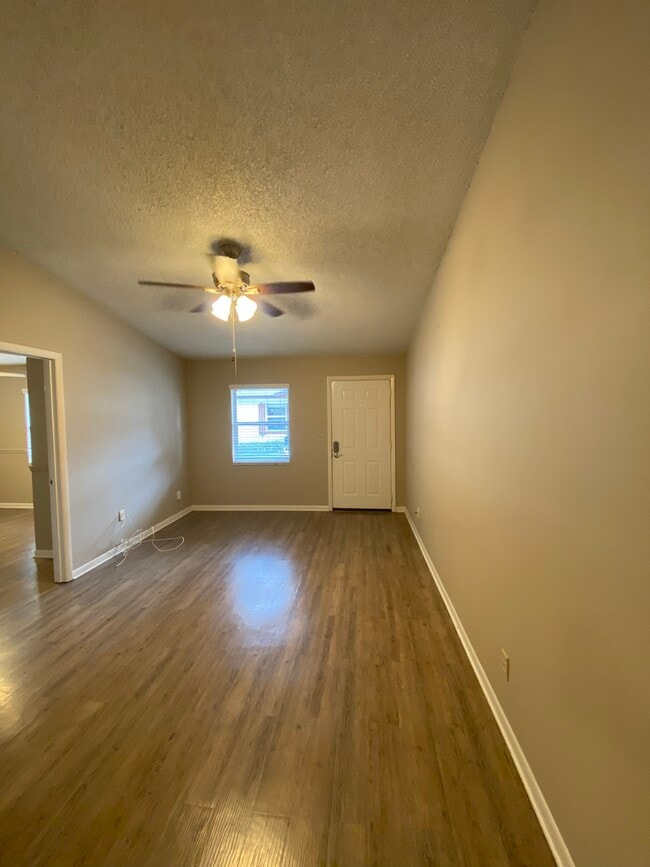 Building Photo - 2368 Lake Dr NW