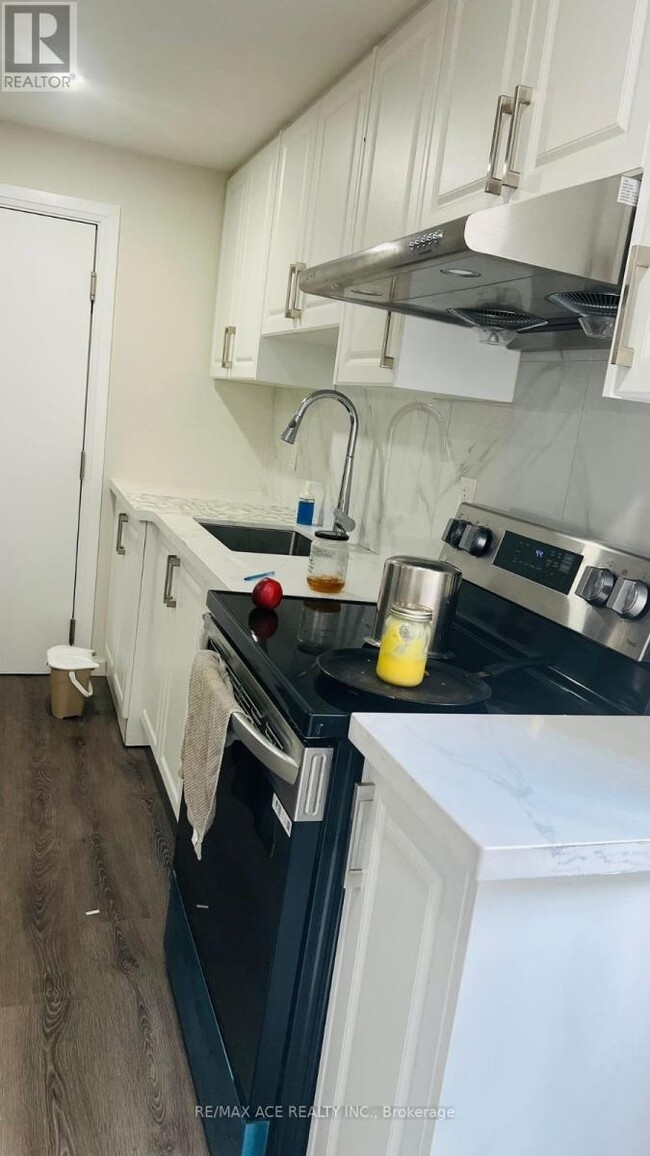 Building Photo - 2450 Bridle Rd