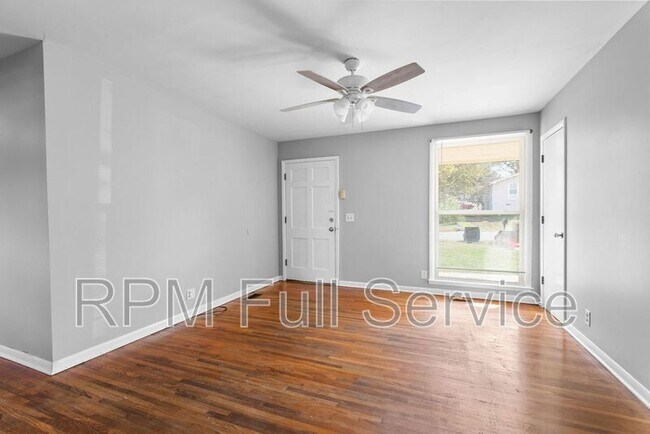 Building Photo - 465 Clearwater Dr