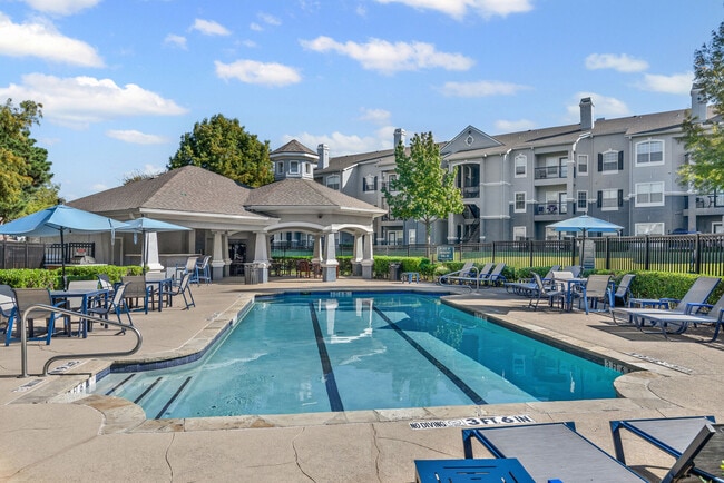 Benton Pointe apartments — community photo - Benton Pointe