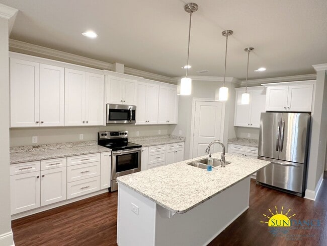 Building Photo - Gorgeous 4 Bedroom Home in Navarre!