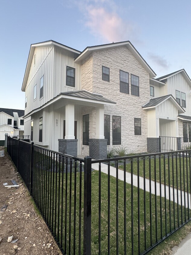 Foto principal - 5811 S 31st St