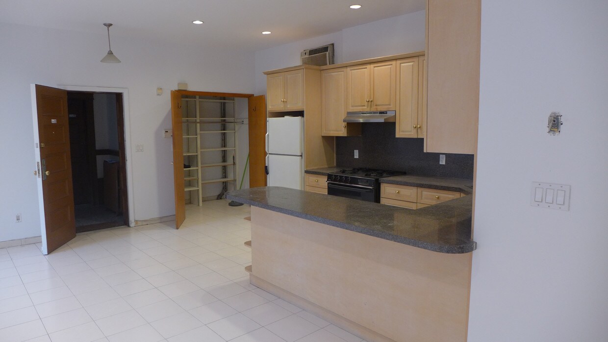 Primary Photo - 388 7th St