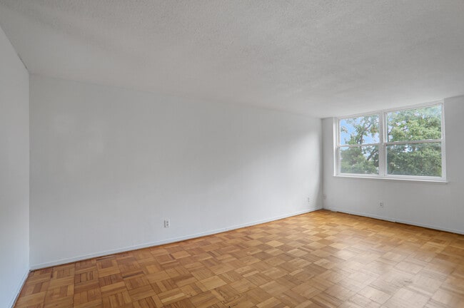 Building Photo - 2965 Pharr Ct S Northwest