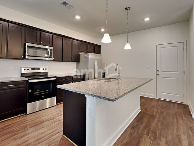 Foto del edificio - 8149 Willowbank Way