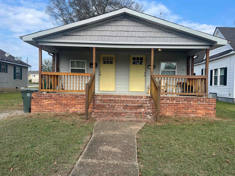 Primary Photo - 2113 Bennett Ave