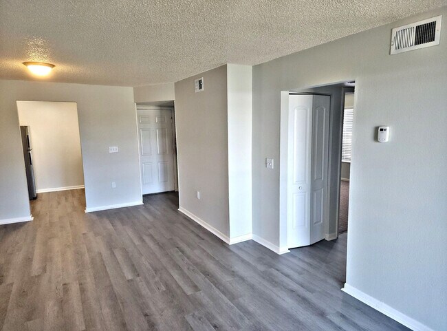 Foto del edificio - Drexel Court Apartments-RENT SPECIALS