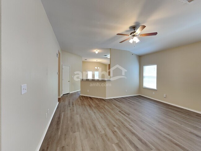 Foto del edificio - 9842 Charline Ln