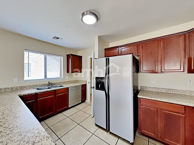 Foto del edificio - 8338 W Payson Rd