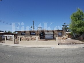 Building Photo - 2705 Berg St