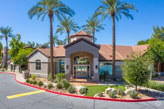 Building Photo - Carlyle at South Mountain