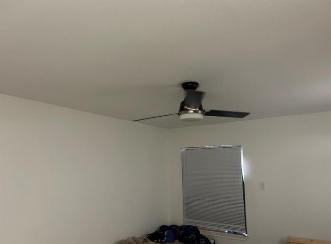 Building Photo - 14557 Robert I Walker Blvd