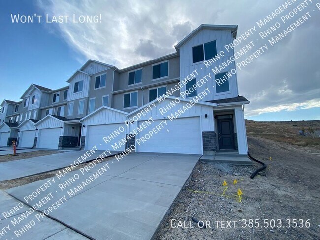 Building Photo - 3 bedroom/2.5 Bathroom Townhome in Eagle M...