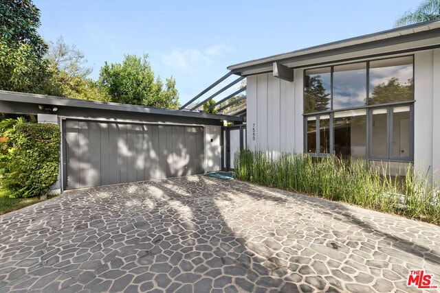 Building Photo - 7560 Lolina Ln