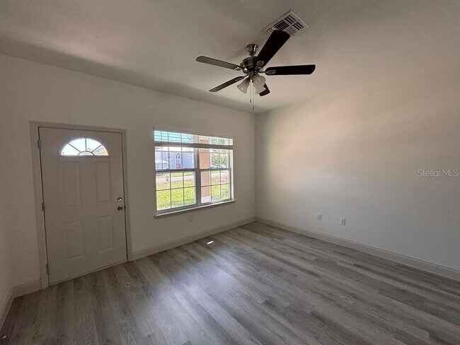 Foto del edificio - 7908 N Galena Ave