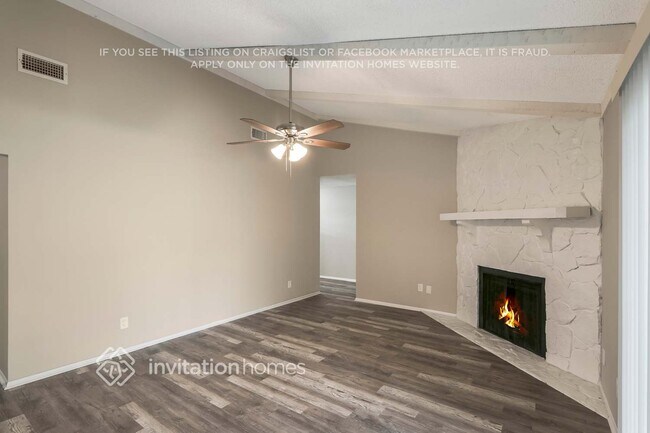 Foto del edificio - 933 Hillrise Dr