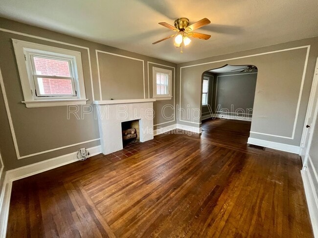 Building Photo - 2119 Cathedral Ave