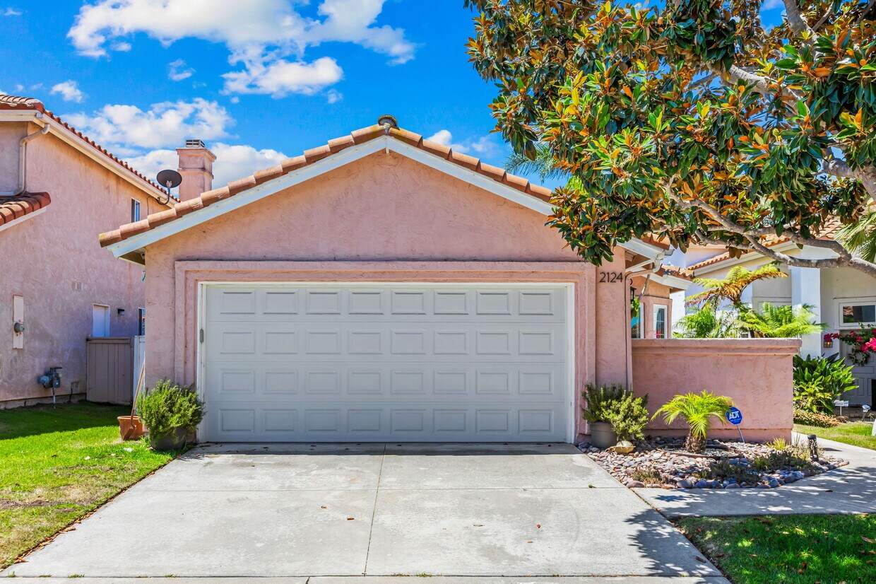Foto principal - 2124 Redwood Crest