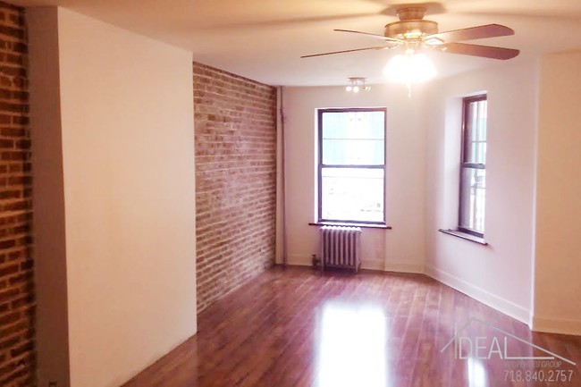 Building Photo - Great 2BR in Sunset Park with Backyard!