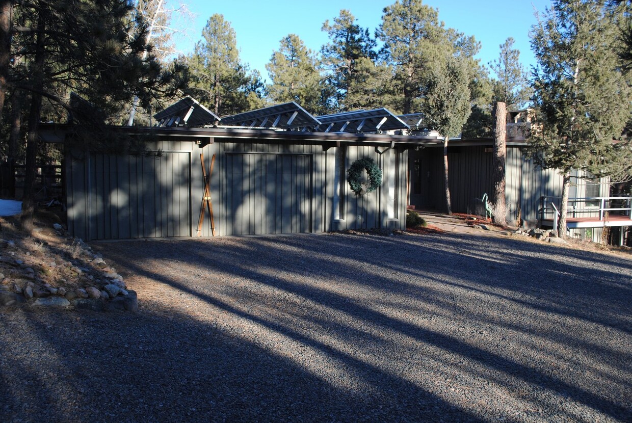 Foto principal - Lovely Ranch Style Home in Evergreen's Hiw...