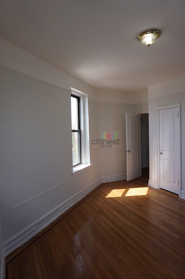 Foto del edificio - 101 Marine Ave