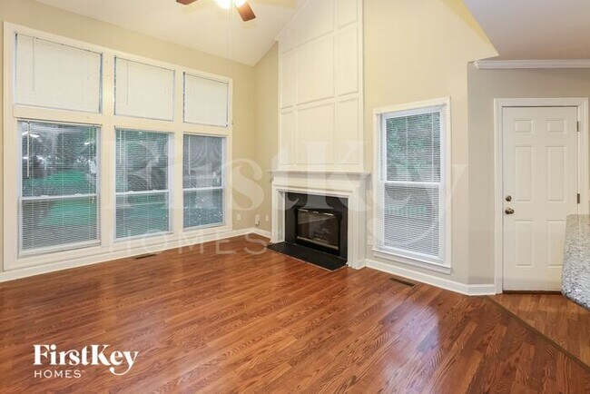 Foto del edificio - 4801 Brownes Ferry Rd