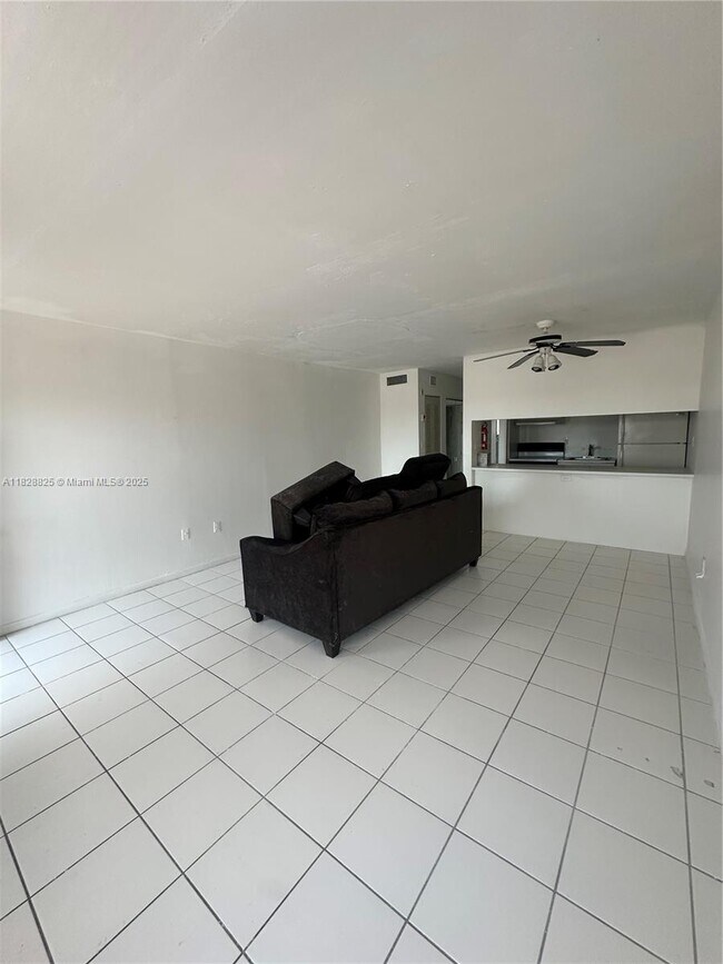 Foto del edificio - 251 NW 177th St