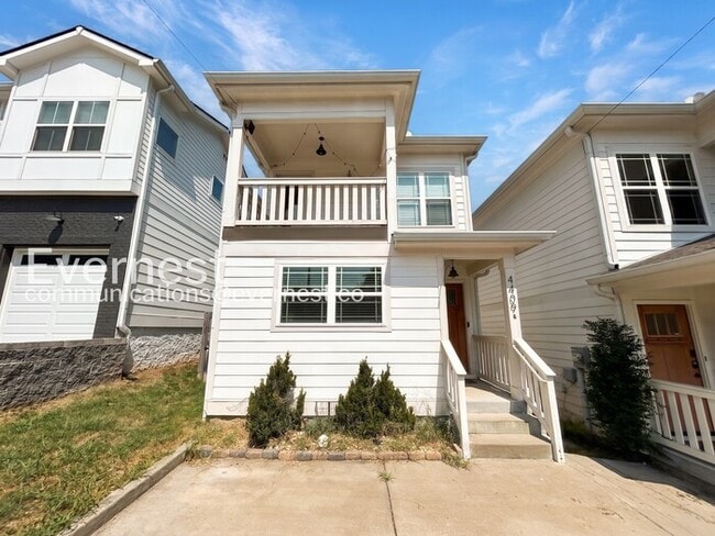 Building Photo - 4409B Providence Heights