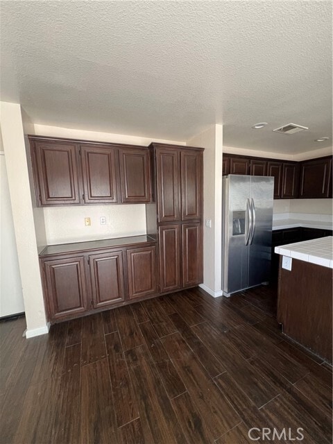 Foto del edificio - 557 Summerfield Way