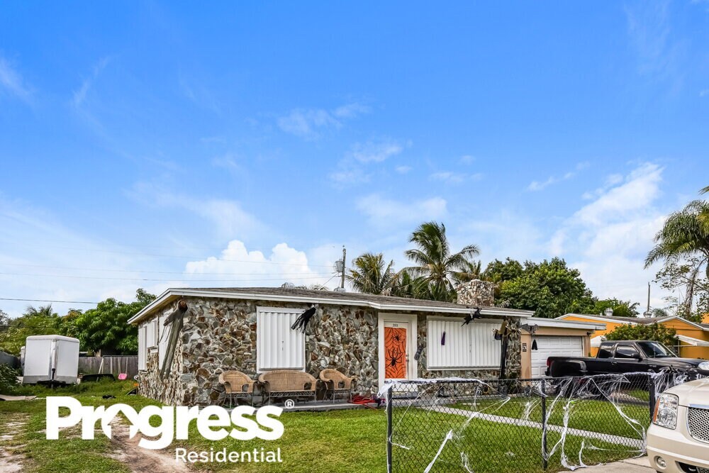 Foto principal - 2353 S Beech Rd