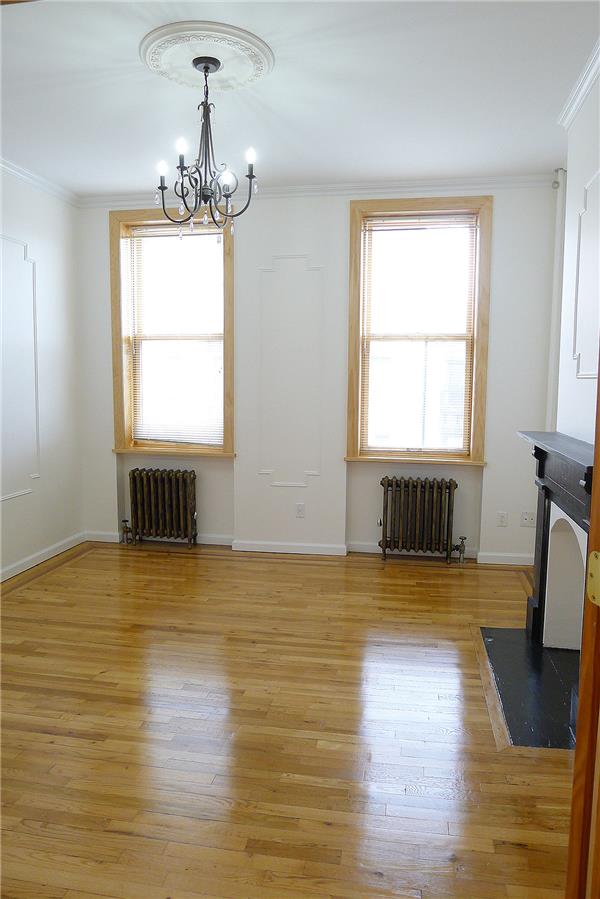 Building Photo - 168 Franklin St