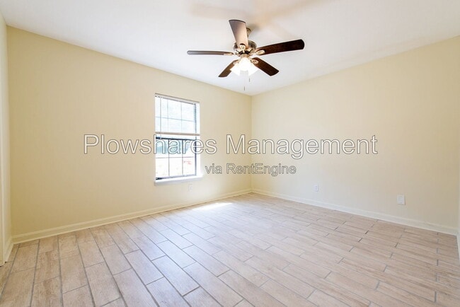 Photo - 106 East Florence Avenue Apartment