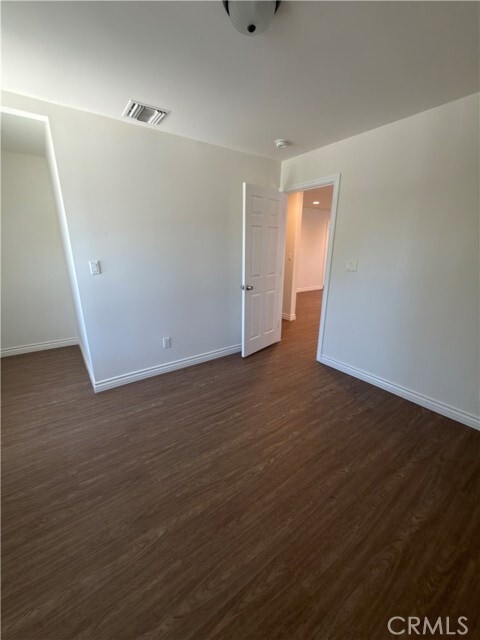 Building Photo - 465 N Marengo Ave
