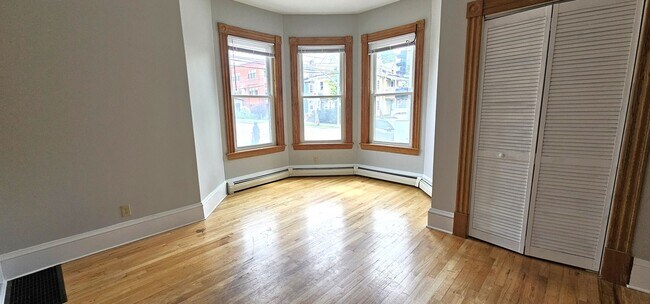 Building Photo - 234 Pearl St