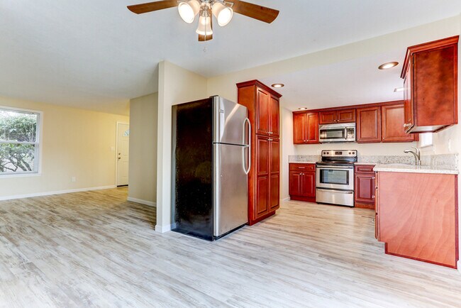 Foto del edificio - Completely remodeled with Washer/Dryer in ...
