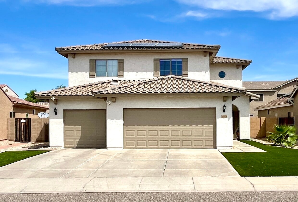 Primary Photo - 15918 W Banff Ln
