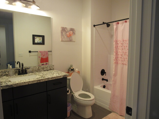 2nd full bathroom - 11187 S Kestrel Rise Rd